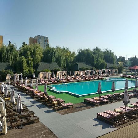 Edem Hotel Chubynske Exterior foto